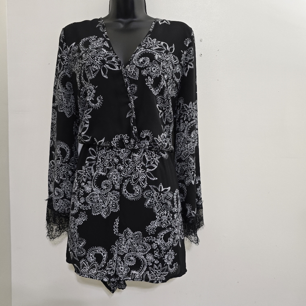 PAPER CRANE size Medium Long Sleeve Floral Lace Romper Gothic Grunge Whimsigoth